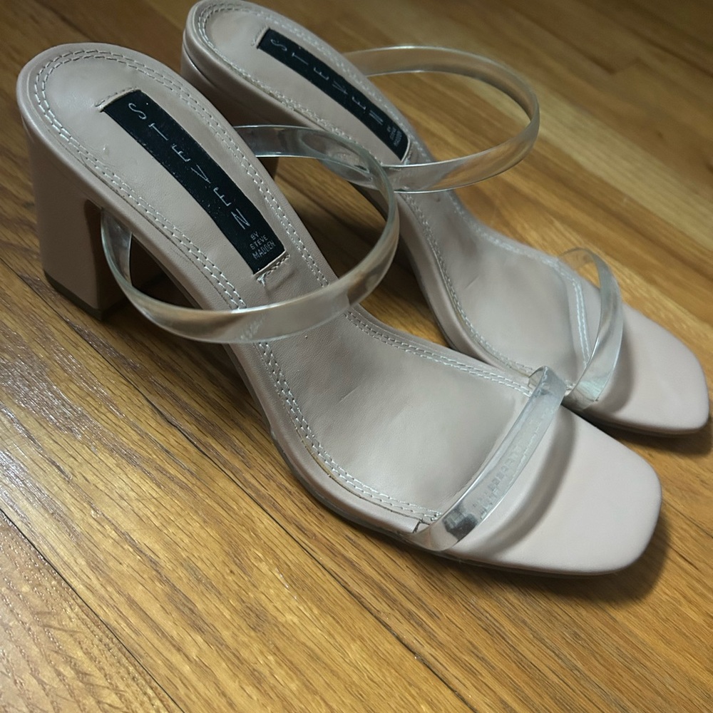 Cream High-Heeled Sandals with Chunky Block Heel